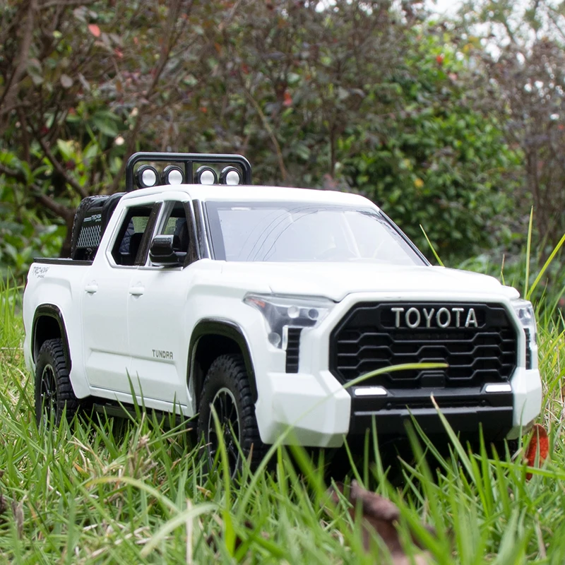 1:24 Scale Tundra Truck Alloy Car Exquisite Model Off Road Simulation Diecasts Vehicles Sound Light Toy Gifts Collect Ornament
1:24 Scale Tundra Truck Alloy Car Exquisite Model Off Road Simulation Diecasts Vehicles Sound Light Toy Gifts Collect Ornament