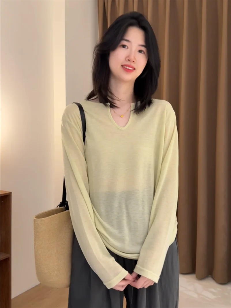 Lightweight Long Sleeve T-Shirt Women's Lazy Slimming Paper Figure Sunshade Cover up Casual Style Pure Color V-neck Top
Lightweight Long Sleeve T-Shirt Women's Lazy Slimming Paper Figure Sunshade Cover up Casual Style Pure Color V-neck Top