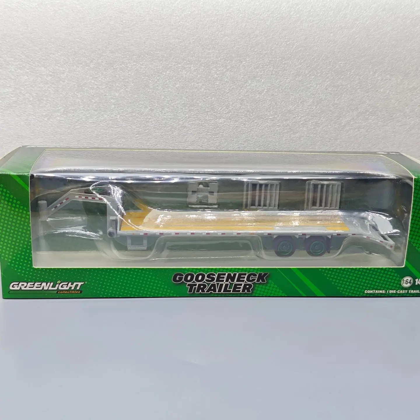 Green Light 1:64 Gooseneck Trailer - Primed Grey with Red and White Eye-catching Stripes Green Machine Diecast Alloy Car Model
Green Light 1:64 Gooseneck Trailer - Primed Grey with Red and White Eye-catching Stripes Green Machine Diecast Alloy Car Model
