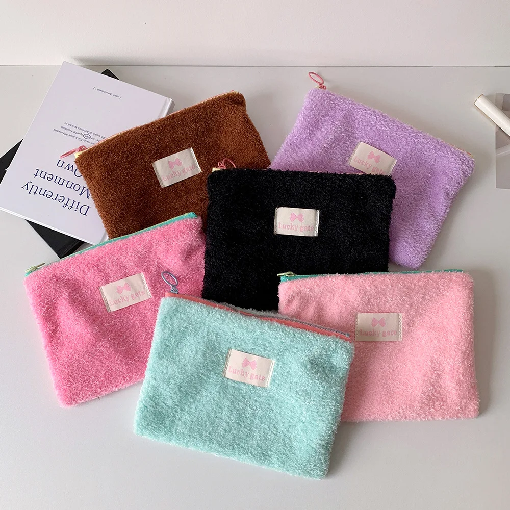 New Ins Plush Envelope Makeup Bag Student Toiletry Bag Skincare Organizer Girl Headphone Data Cable Pouch Travel Cosmetics Bags
New Ins Plush Envelope Makeup Bag Student Toiletry Bag Skincare Organizer Girl Headphone Data Cable Pouch Travel Cosmetics Bags
