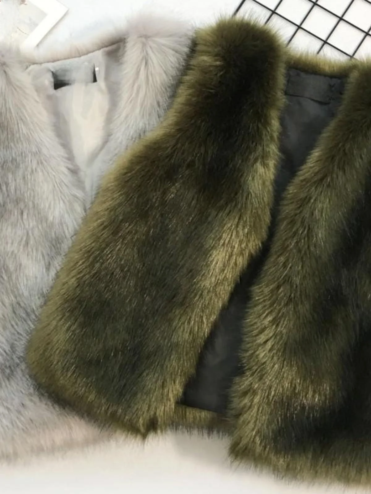 Жилет из искусственного меха Thiened, теплый повседневный женский верхний одеяльный элемент, зимнее пальто в корейском стиле, теплый кожаный жилет-топ
Жилет из искусственного меха Thiened, теплый повседневный женский верхний одеяльный элемент, зимнее пальто в корейском стиле, теплый кожаный жилет-топ