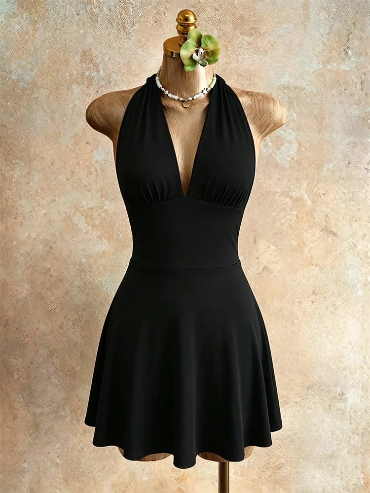 Summer Sexy Halter Neck Backless Tie Waist Pleated Bodycon V-Neck Slim Fit Dress Fashionable Casual Dress for Women
Summer Sexy Halter Neck Backless Tie Waist Pleated Bodycon V-Neck Slim Fit Dress Fashionable Casual Dress for Women
