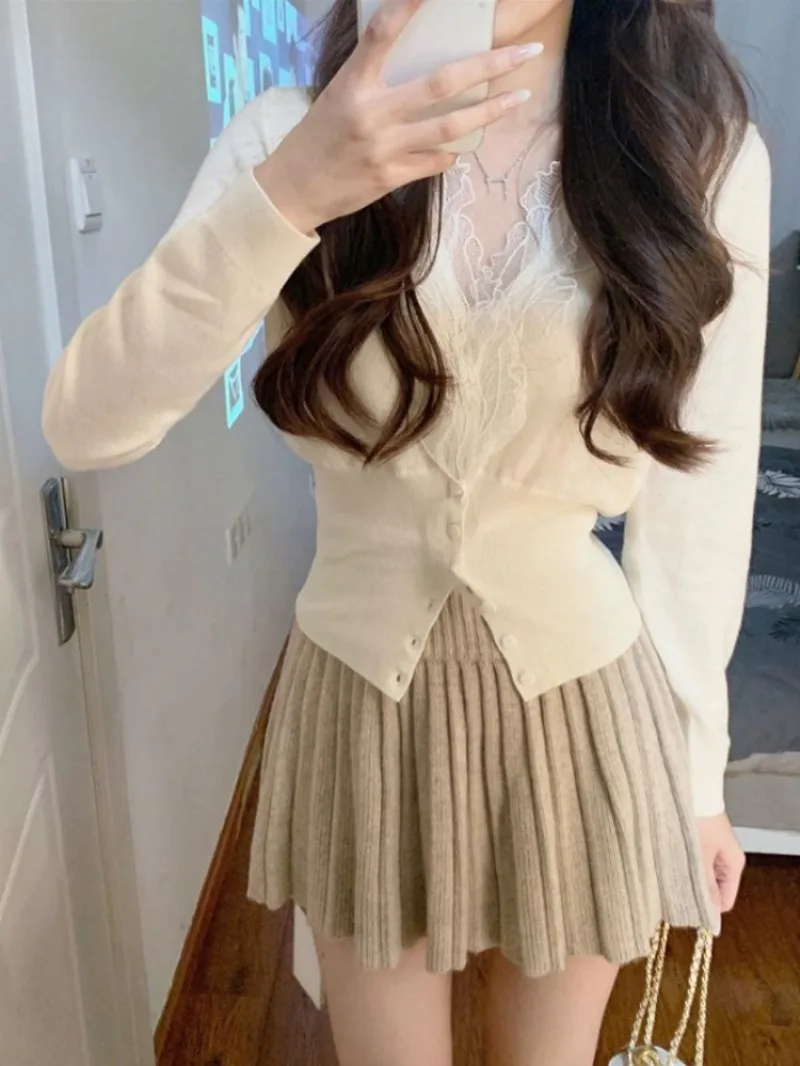 Sweet Lace Patchwork Long Sleeve Cardigan Tops Women+ High Waist Ruched A-line Skirts Spring Autumn New Two Piece Sets
Sweet Lace Patchwork Long Sleeve Cardigan Tops Women+ High Waist Ruched A-line Skirts Spring Autumn New Two Piece Sets