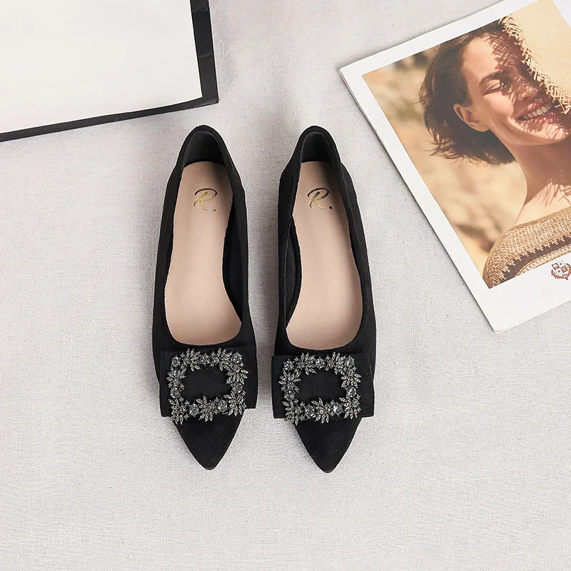 2026 New Snowflake Pointed Flat Shoes Women Square Single Shoes1.5cm heel Wedding Shoes
2026 New Snowflake Pointed Flat Shoes Women Square Single Shoes1.5cm heel Wedding Shoes