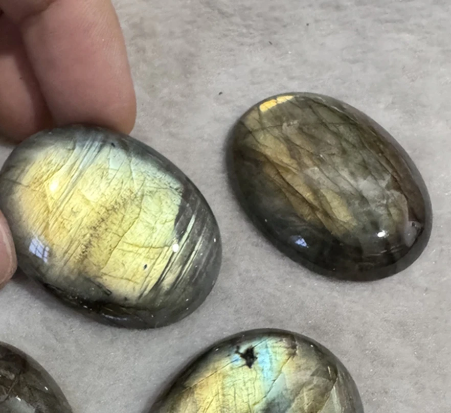 Wholesale 1pcs Natural Strong Flash Fire Labradorite Bead Pendant Cabochon 30x40mm Oval Gemstone Loose For Jewelry
Wholesale 1pcs Natural Strong Flash Fire Labradorite Bead Pendant Cabochon 30x40mm Oval Gemstone Loose For Jewelry