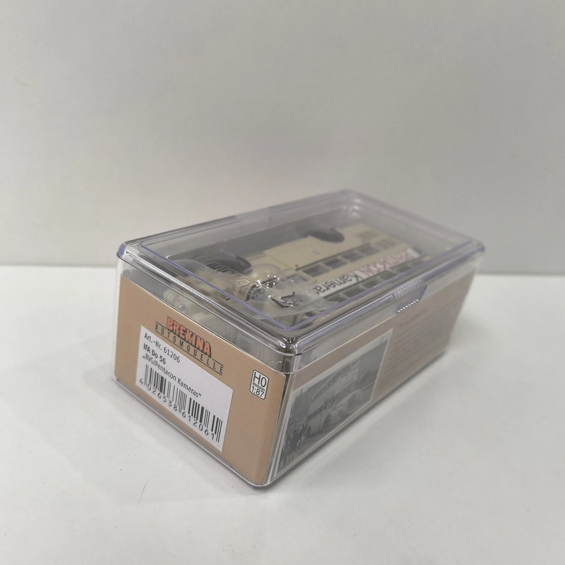 Diecast BREKINA 1/87 Scale HO IFA DO 56 Bus Plastic Car Model Collectible Toy Gift Souvenir Display Ornament
Diecast BREKINA 1/87 Scale HO IFA DO 56 Bus Plastic Car Model Collectible Toy Gift Souvenir Display Ornament