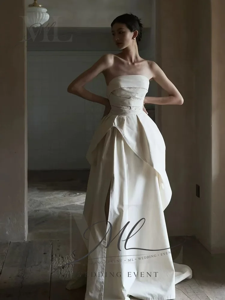 ML Modern A Line Wedding Dress Strapless Ivory Satin Sweep Train A-Line Korea Photo shoot Bridal Reception Gown Customized 2026
ML Modern A Line Wedding Dress Strapless Ivory Satin Sweep Train A-Line Korea Photo shoot Bridal Reception Gown Customized 2026