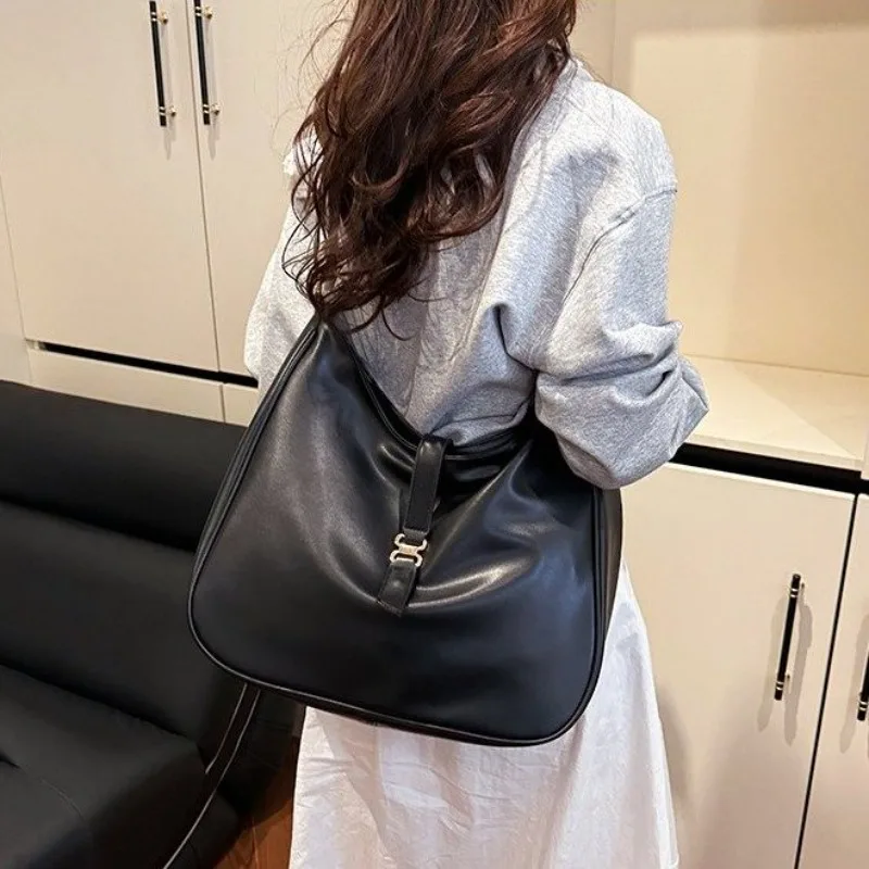 Elegant Simple Retro Diaper Bag Luxury Crossbody Handbag For Women Designer Leather Tote Shoulder Bag
Elegant Simple Retro Diaper Bag Luxury Crossbody Handbag For Women Designer Leather Tote Shoulder Bag