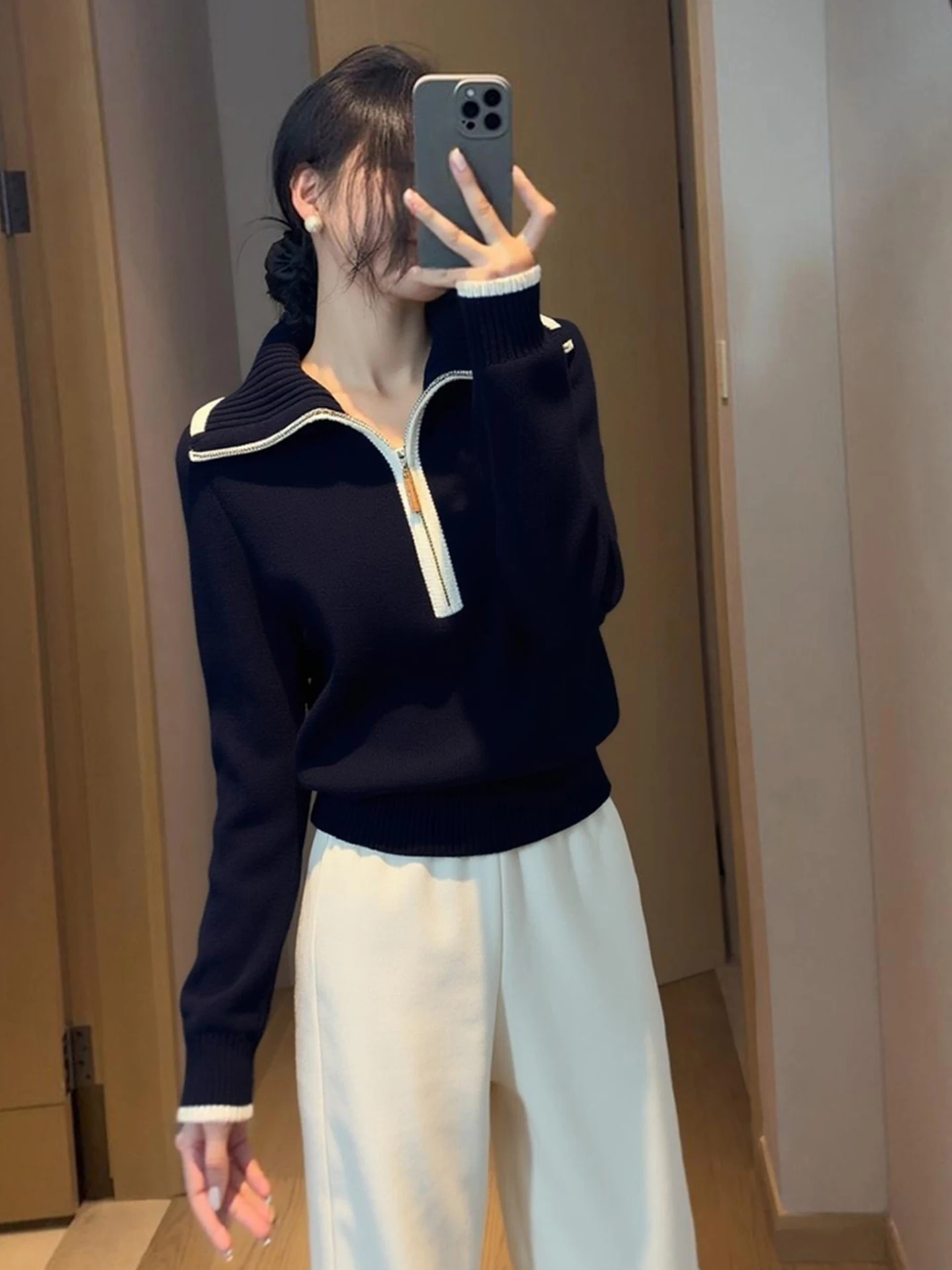 Color Block Half Zip Knitwear Lazy Versatile Long Sleeve Sweater Winter Anti-Aging Fashionable Base Shirt Women's Loose Fit K...
Color Block Half Zip Knitwear Lazy Versatile Long Sleeve Sweater Winter Anti-Aging Fashionable Base Shirt Women's Loose Fit K...