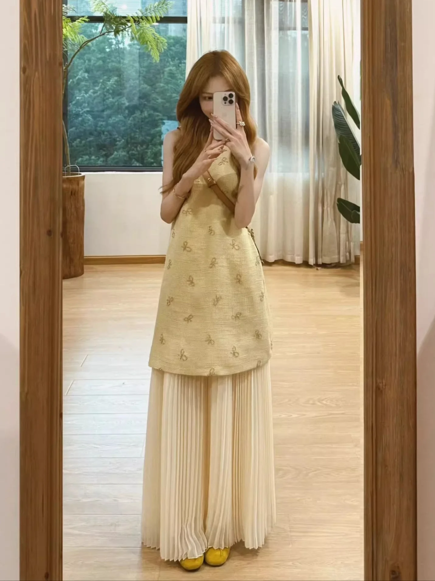 Summer Fashion Set Vest Dress Women's Style Knot Sleeveless Halter Neck Two-Piece Suit Polyester Material round Neck
Summer Fashion Set Vest Dress Women's Style Knot Sleeveless Halter Neck Two-Piece Suit Polyester Material round Neck
