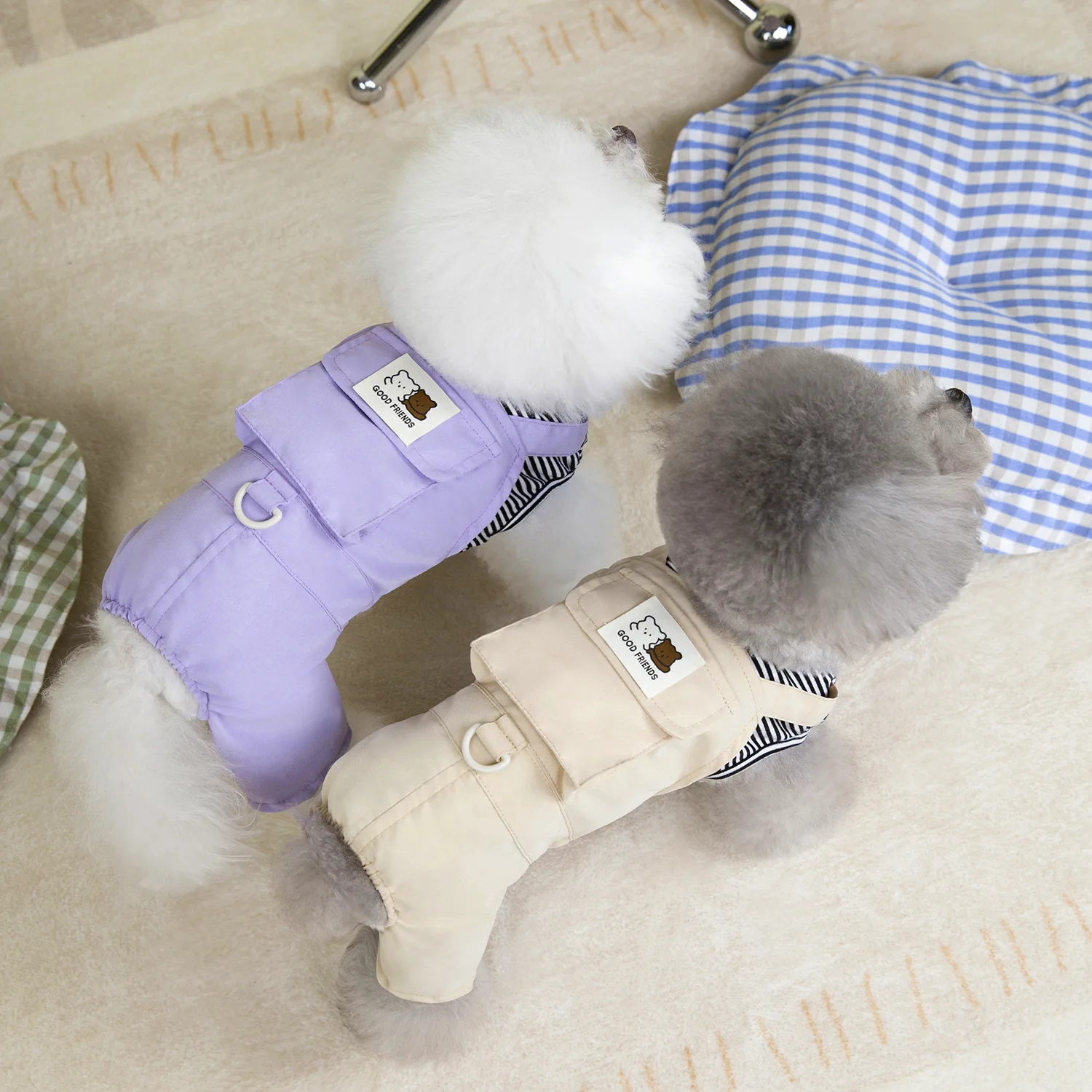 Three-dimensional pocket four-leg pants two-piece suit cat and dog clothes with traction buckle pet spring and summer clothes
Three-dimensional pocket four-leg pants two-piece suit cat and dog clothes with traction buckle pet spring and summer clothes