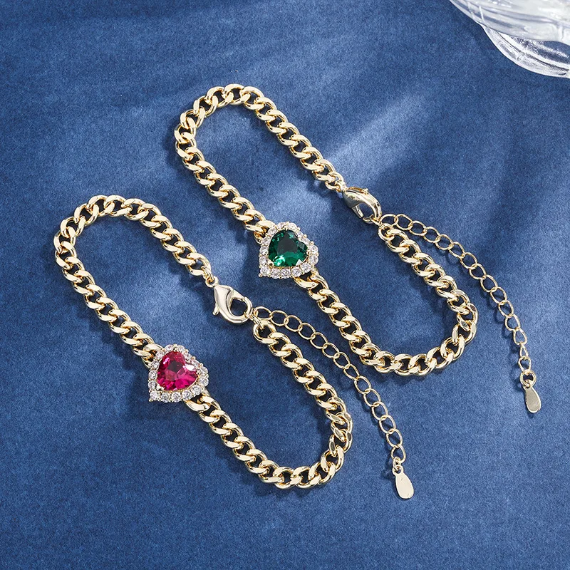 Gemstone bracelet with emerald and pigeon blood ruby main stone in a heart shape, 8*8
Gemstone bracelet with emerald and pigeon blood ruby main stone in a heart shape, 8*8