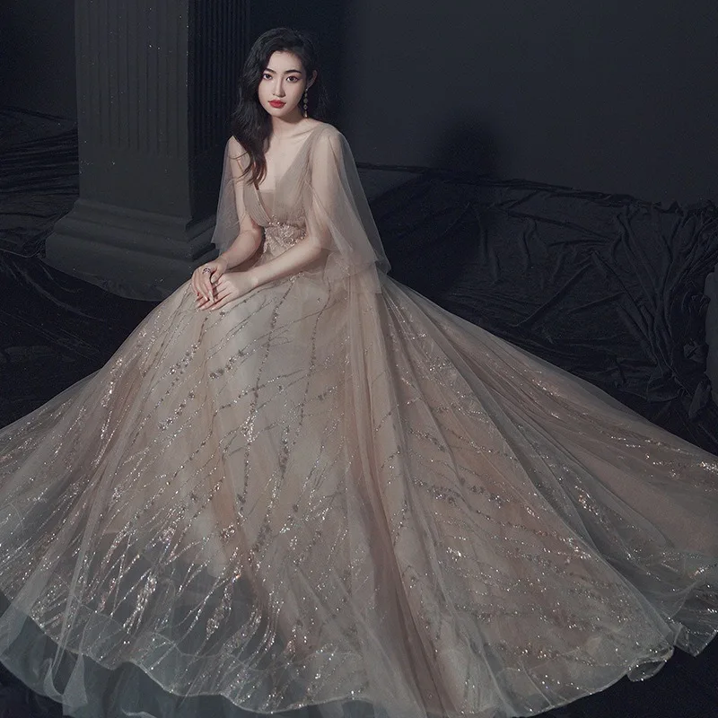 Grey Evening Dress 2025 New V-neck Sexy Fashion Princess Fluffy Skirt Half Sleeve Sequins Formal Women Elegant Party Dresses
Grey Evening Dress 2025 New V-neck Sexy Fashion Princess Fluffy Skirt Half Sleeve Sequins Formal Women Elegant Party Dresses