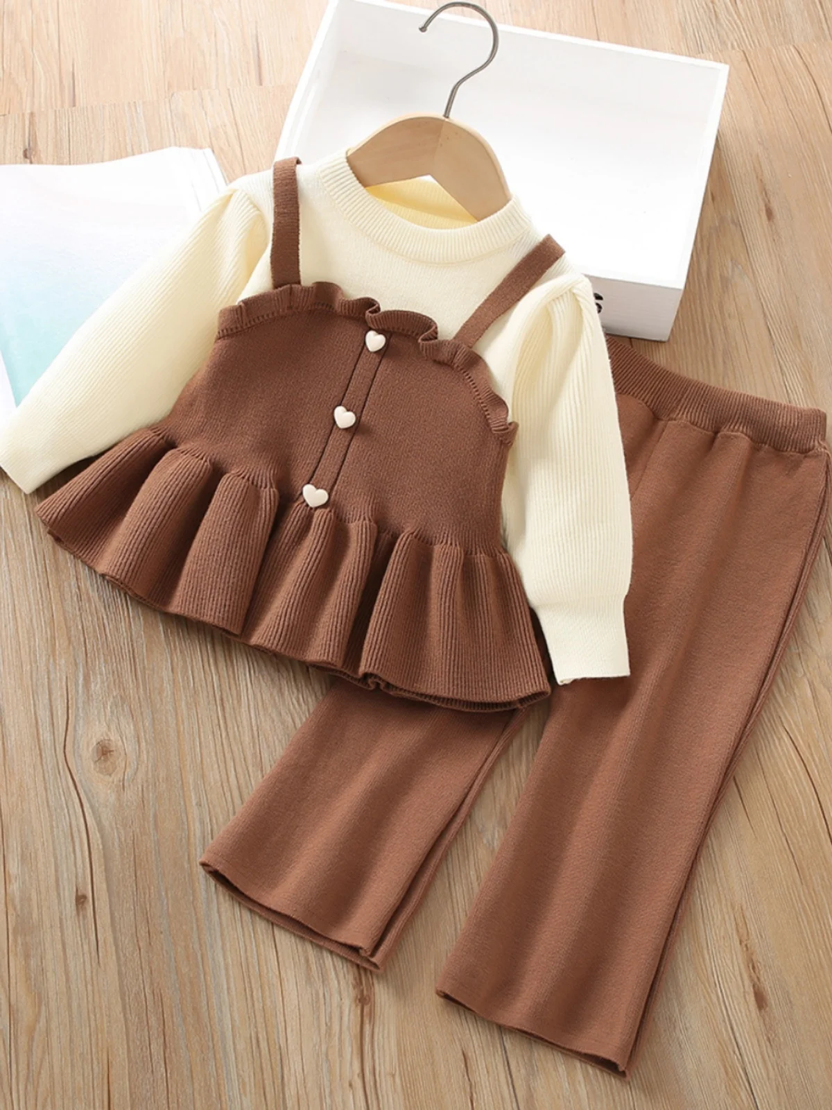 Girls Knitted Long Sve Sweater Pants Set Spring New Sle Korean Version Faionable Fake Two-Piece Two-Piece Knitwear Set
Girls Knitted Long Sve Sweater Pants Set Spring New Sle Korean Version Faionable Fake Two-Piece Two-Piece Knitwear Set