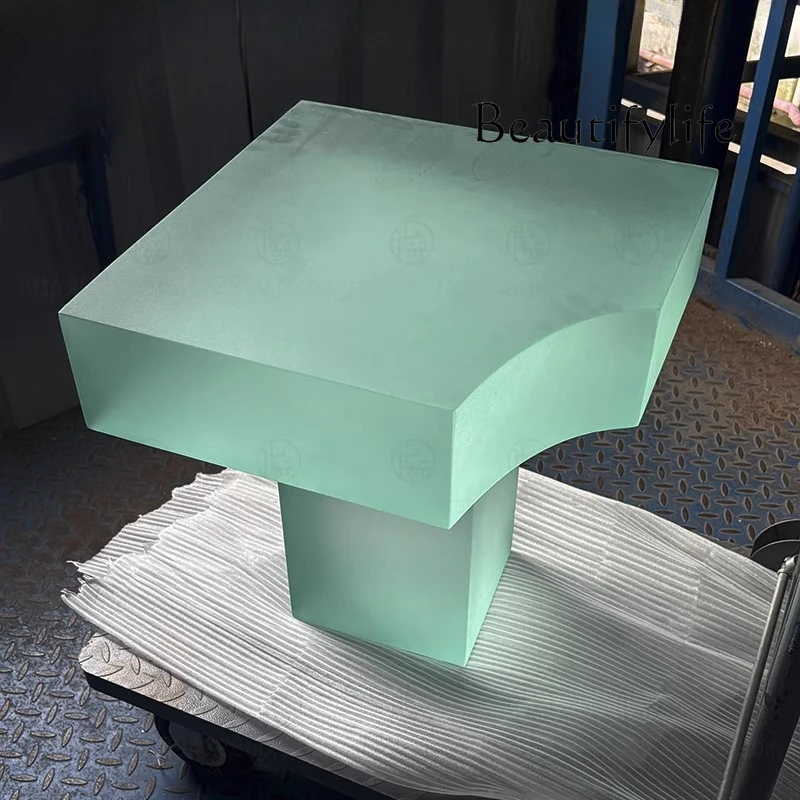 Creative matte square acrylic coffee table Modern living room sofa Transparent corner bedside table
Creative matte square acrylic coffee table Modern living room sofa Transparent corner bedside table