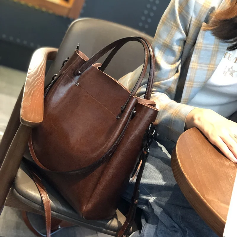 Women's Commuter Tote Bag Large Capacity Shoulder Bag, Handheld Crossbody Bag Genuine Leather Handbag
Women's Commuter Tote Bag Large Capacity Shoulder Bag, Handheld Crossbody Bag Genuine Leather Handbag