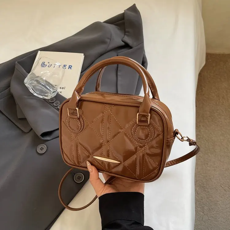 Commute Versatile Women Messenger Bag 2026 New Light Luxury Fashion Casual Shoulder Crossbody Bag
Commute Versatile Women Messenger Bag 2026 New Light Luxury Fashion Casual Shoulder Crossbody Bag