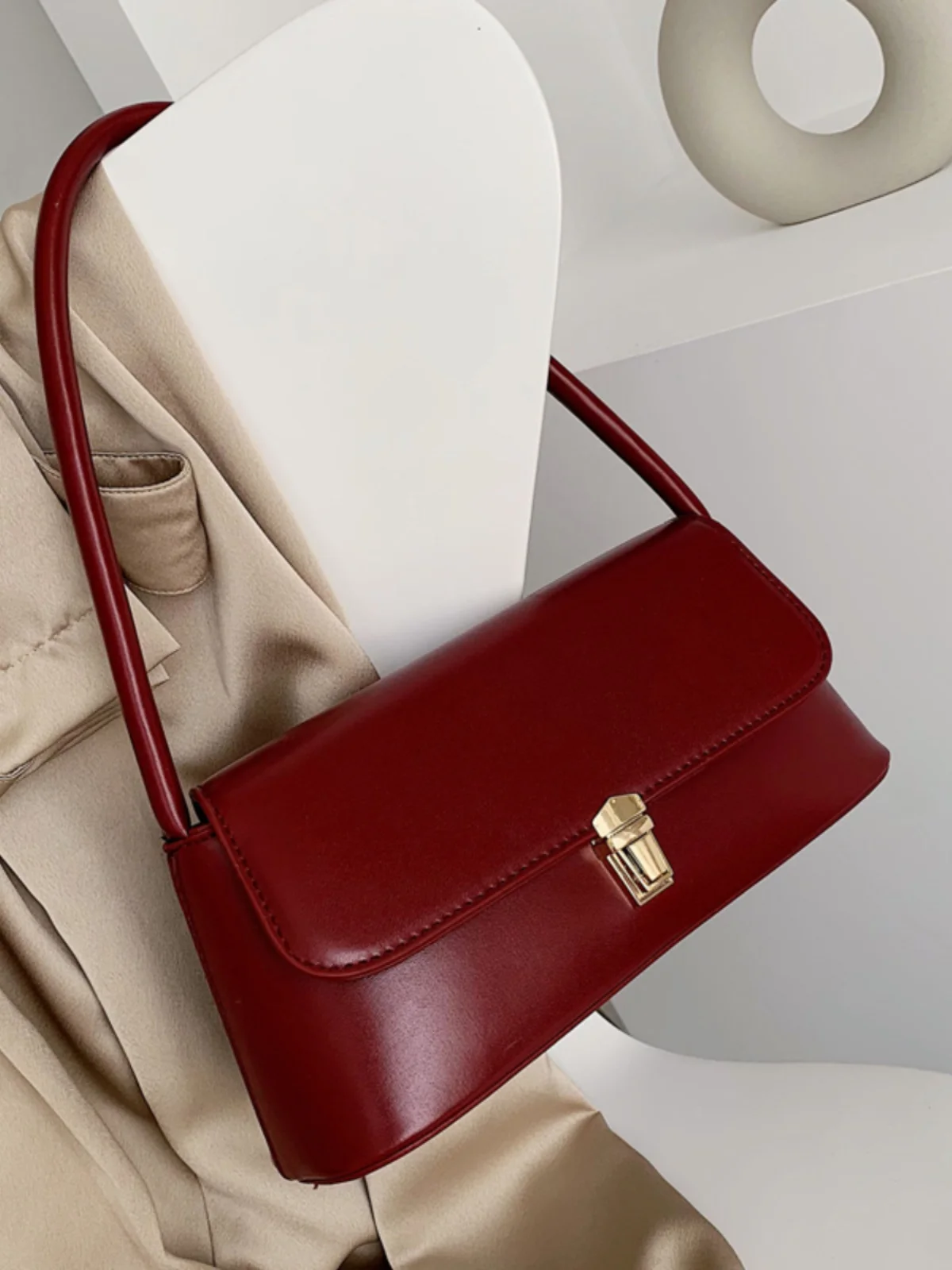 Retro French Style Shoulder Bag For Women 2025 Spring New Commuting Versatile High End Underarm Bag Red Wedding Bridal Bag
Retro French Style Shoulder Bag For Women 2025 Spring New Commuting Versatile High End Underarm Bag Red Wedding Bridal Bag
