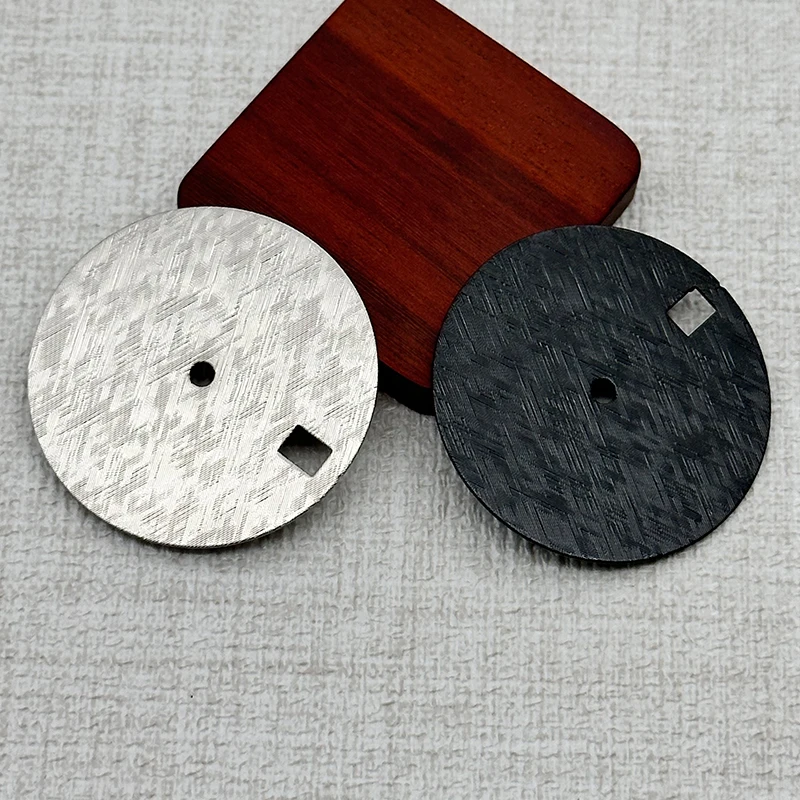 NH35 NH36 Dial 28.5mm Watch Dial Suitable for SKX007 NH35 NH36 4R35 4R36 7S26 Movements 3.0/3.8/4.1 Position Single Date Dial
NH35 NH36 Dial 28.5mm Watch Dial Suitable for SKX007 NH35 NH36 4R35 4R36 7S26 Movements 3.0/3.8/4.1 Position Single Date Dial