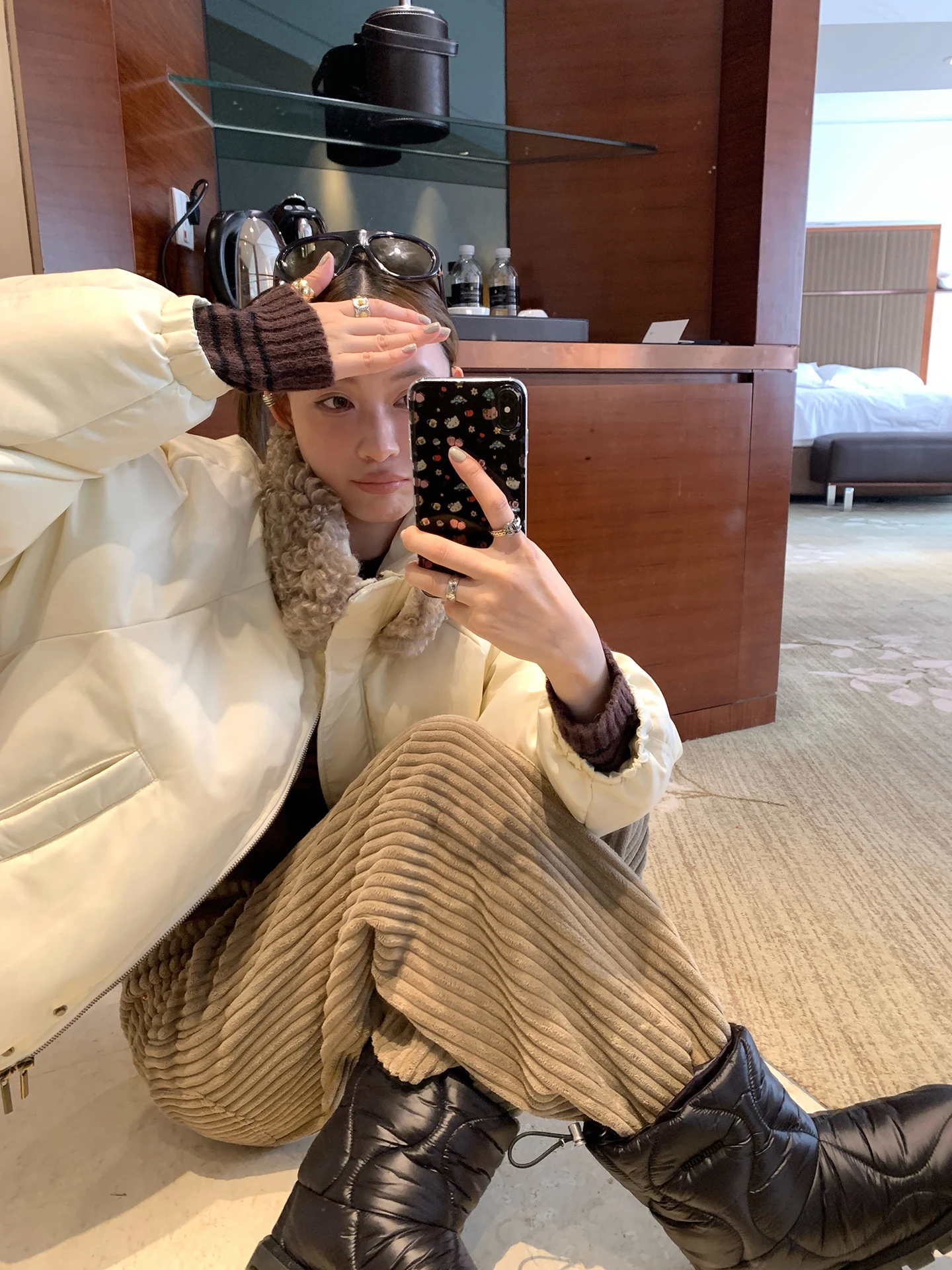 Зимняя короткая куртка-пуховик 3C с отстегивающимся меховым воротником, маленькая сумка-мешок, белый гусиный пух, верхняя одежда, повседневная модная женская куртка
Зимняя короткая куртка-пуховик 3C с отстегивающимся меховым воротником, маленькая сумка-мешок, белый гусиный пух, верхняя одежда, повседневная модная женская куртка