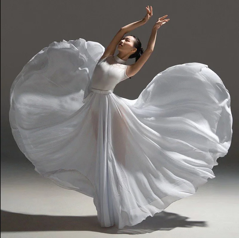 Классические танцевальные костюмы, женская струящаяся длинная юбка средней длины 720 градусов, Синьцзян, марлевая юбка для современного танца
Классические танцевальные костюмы, женская струящаяся длинная юбка средней длины 720 градусов, Синьцзян, марлевая юбка для современного танца