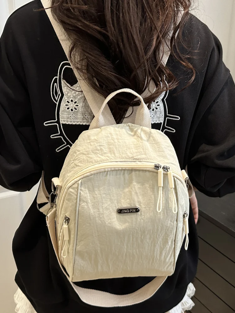 Женская нейлоновая сумка через плечо, легкая пригородная сумка-тоут Sli Tote, повседневная сумка с мягкой ручкой и застежкой-молнией
Женская нейлоновая сумка через плечо, легкая пригородная сумка-тоут Sli Tote, повседневная сумка с мягкой ручкой и застежкой-молнией