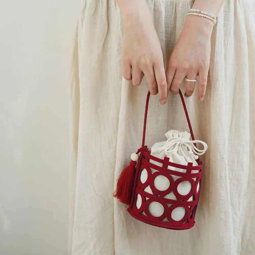 Present Bag Red Felt Party Supplies Organizer Bride and Groom Handbag Candy Bag Package Bag Wedding-favor Gift Handle Bag
Present Bag Red Felt Party Supplies Organizer Bride and Groom Handbag Candy Bag Package Bag Wedding-favor Gift Handle Bag