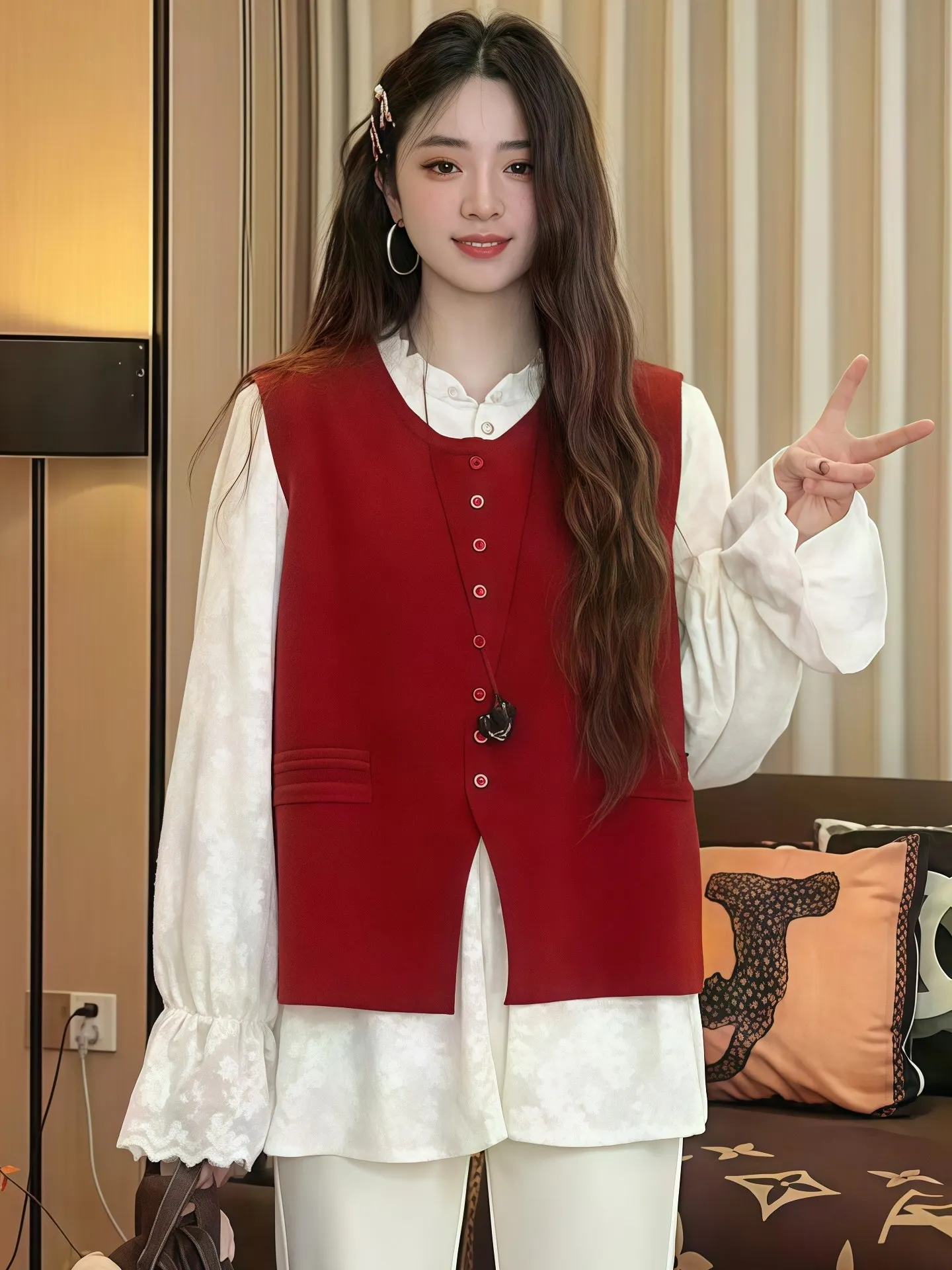 Красный круглый вязаный жилет женский 2026: Новинка весенне-осеннего сезона, модный топ с подплечниками для многослойных образов
Красный круглый вязаный жилет женский 2026: Новинка весенне-осеннего сезона, модный топ с подплечниками для многослойных образов