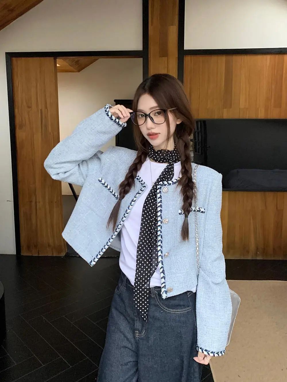 Korean Fashion Autumn New Women Tops Jacket Elegant O Neck Long Sleeve Single Breasted Short Straight All Match Female Jackets
Korean Fashion Autumn New Women Tops Jacket Elegant O Neck Long Sleeve Single Breasted Short Straight All Match Female Jackets