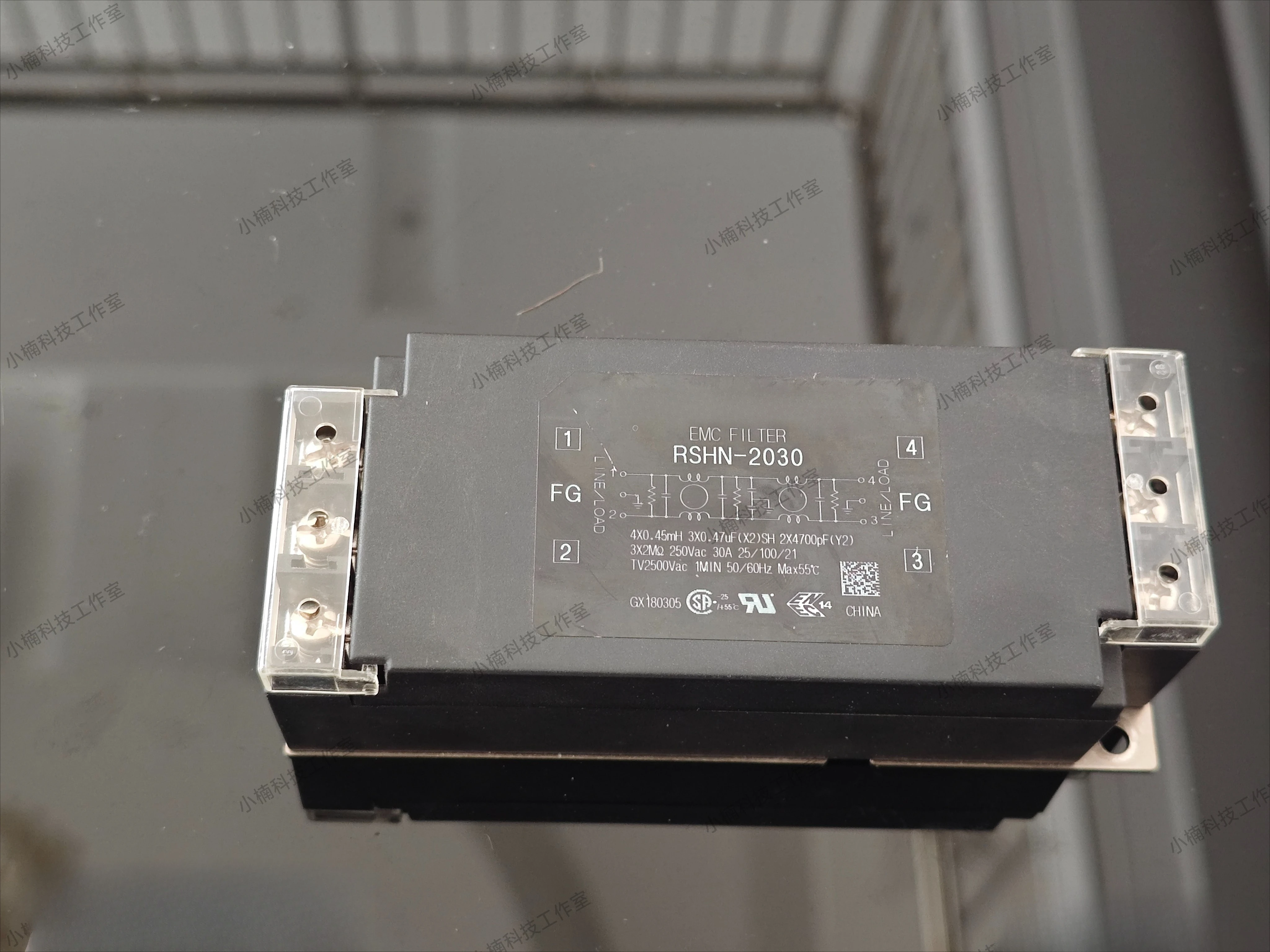 EMC High Performance Power Filter 250VAC 30A Brand New Genuine
EMC High Performance Power Filter 250VAC 30A Brand New Genuine