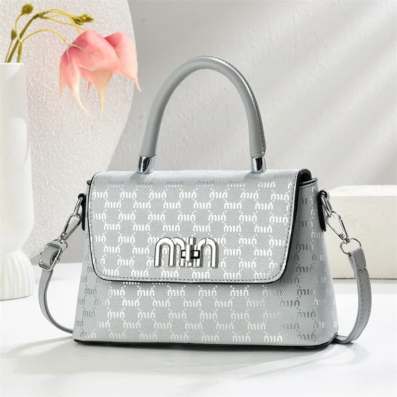 Popular Women's Shoulder Bag Leather Crossbody Handbag Messenger Style Luxury Brand Elegant By Famous Designer
Popular Women's Shoulder Bag Leather Crossbody Handbag Messenger Style Luxury Brand Elegant By Famous Designer
