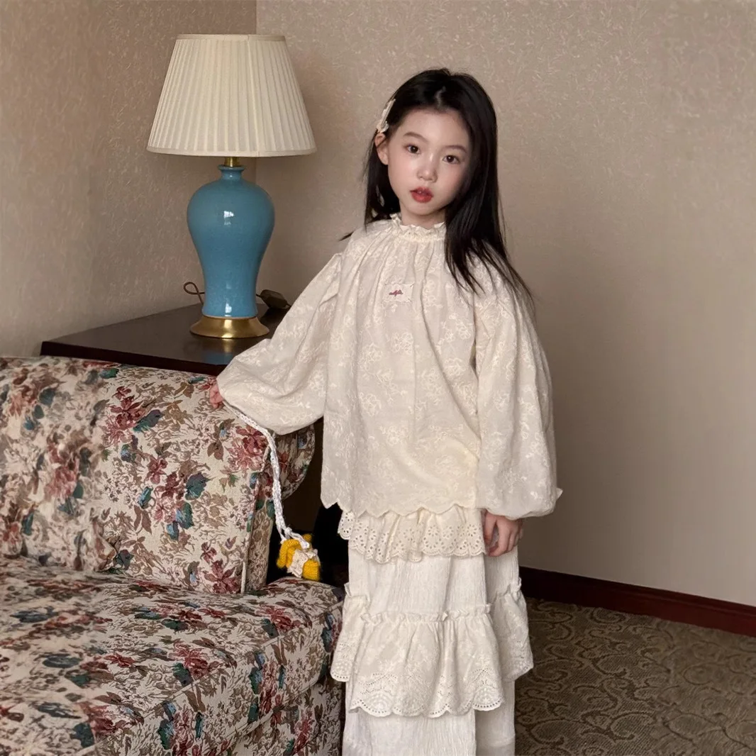 Set 2025 Spring New Korean Girls' Embroidered Doll Collar Lace Shirt Layered Lace Half Length Skirt Long Skirt
Set 2025 Spring New Korean Girls' Embroidered Doll Collar Lace Shirt Layered Lace Half Length Skirt Long Skirt