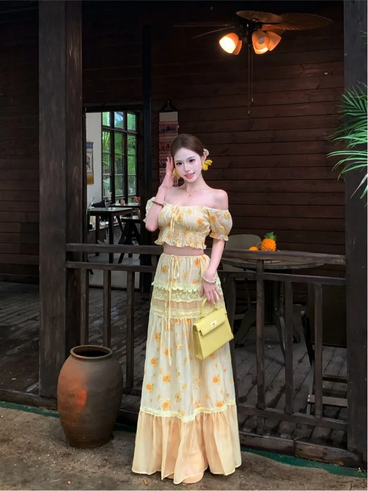 Beach Vacation Style Daisy Floral Print Two-Piece Set Women's One-Shoulder Tube Top with Drawstring Cake Skirt Elegant Style
Beach Vacation Style Daisy Floral Print Two-Piece Set Women's One-Shoulder Tube Top with Drawstring Cake Skirt Elegant Style