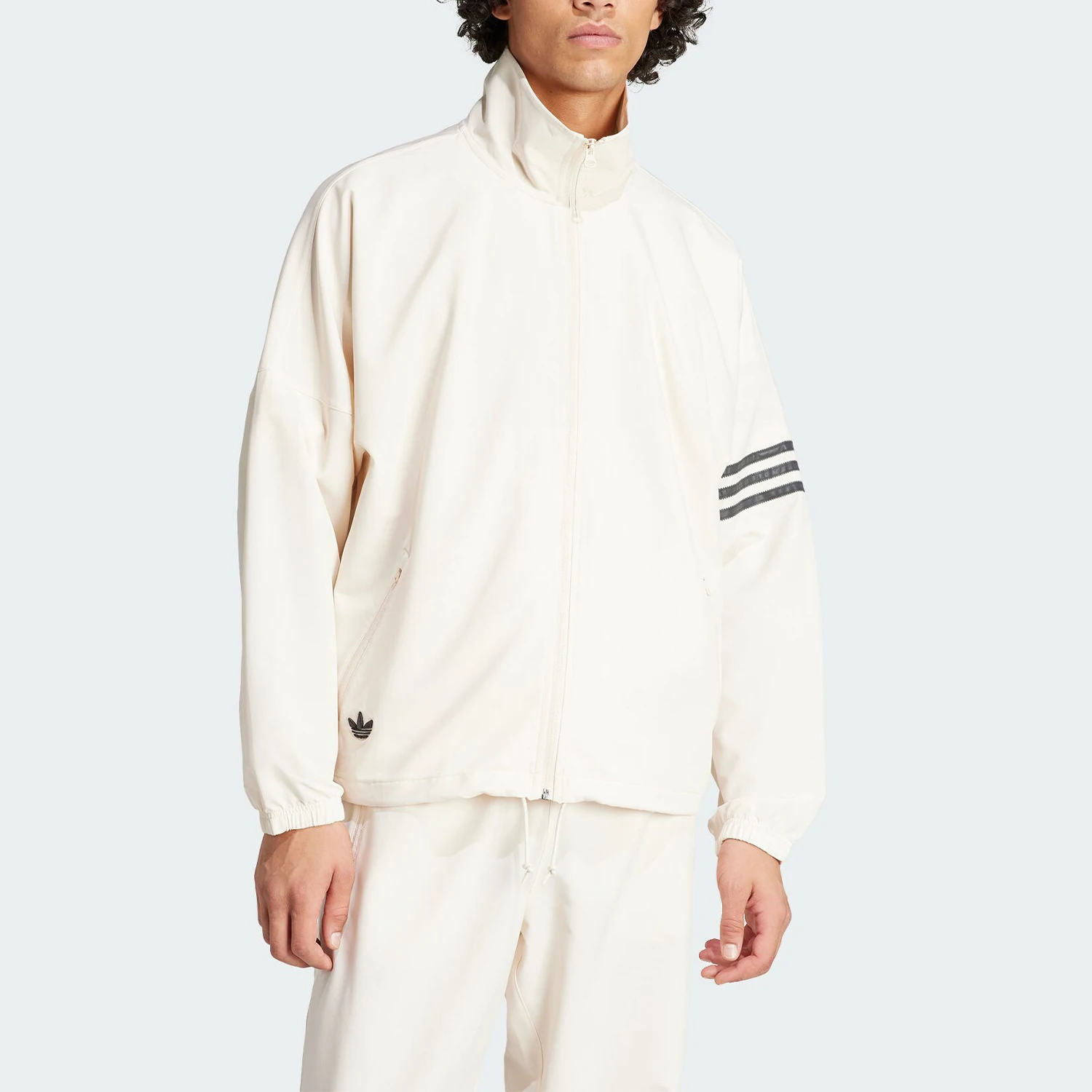 Официальная мужская спортивная куртка Adidas с тремя полосками NEUCLASSIC TT IV5355 
Официальная мужская спортивная куртка Adidas с тремя полосками NEUCLASSIC TT IV5355