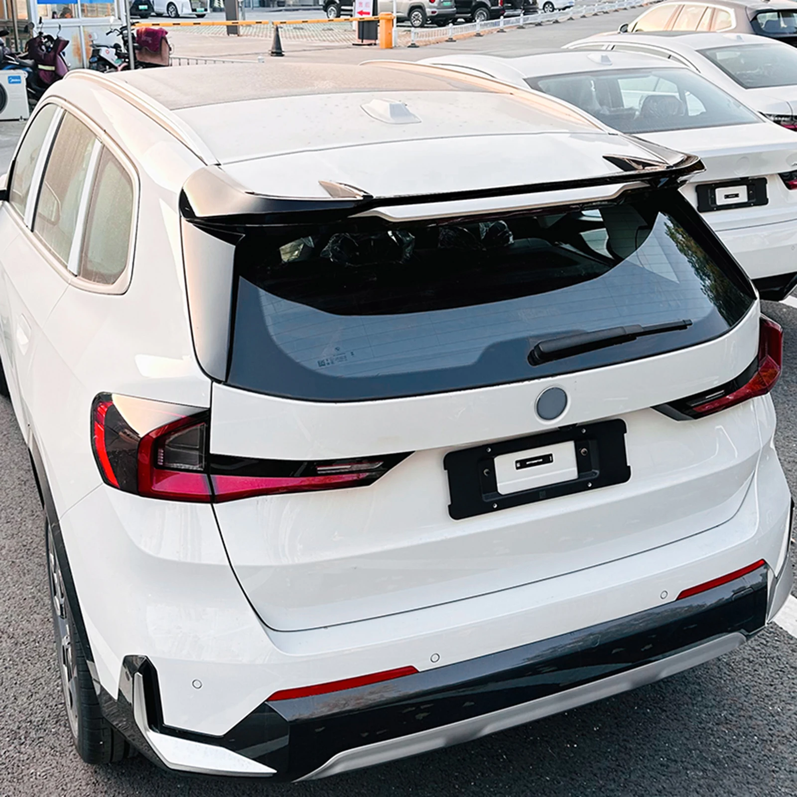 For BMW X1 U11 ix1 2023-26 M Sport Rear Trunk Roof Spoiler Wing Carbon Fiber Look/ Gloss Black Tail Upper Deflector Splitter Lip
For BMW X1 U11 ix1 2023-26 M Sport Rear Trunk Roof Spoiler Wing Carbon Fiber Look/ Gloss Black Tail Upper Deflector Splitter Lip