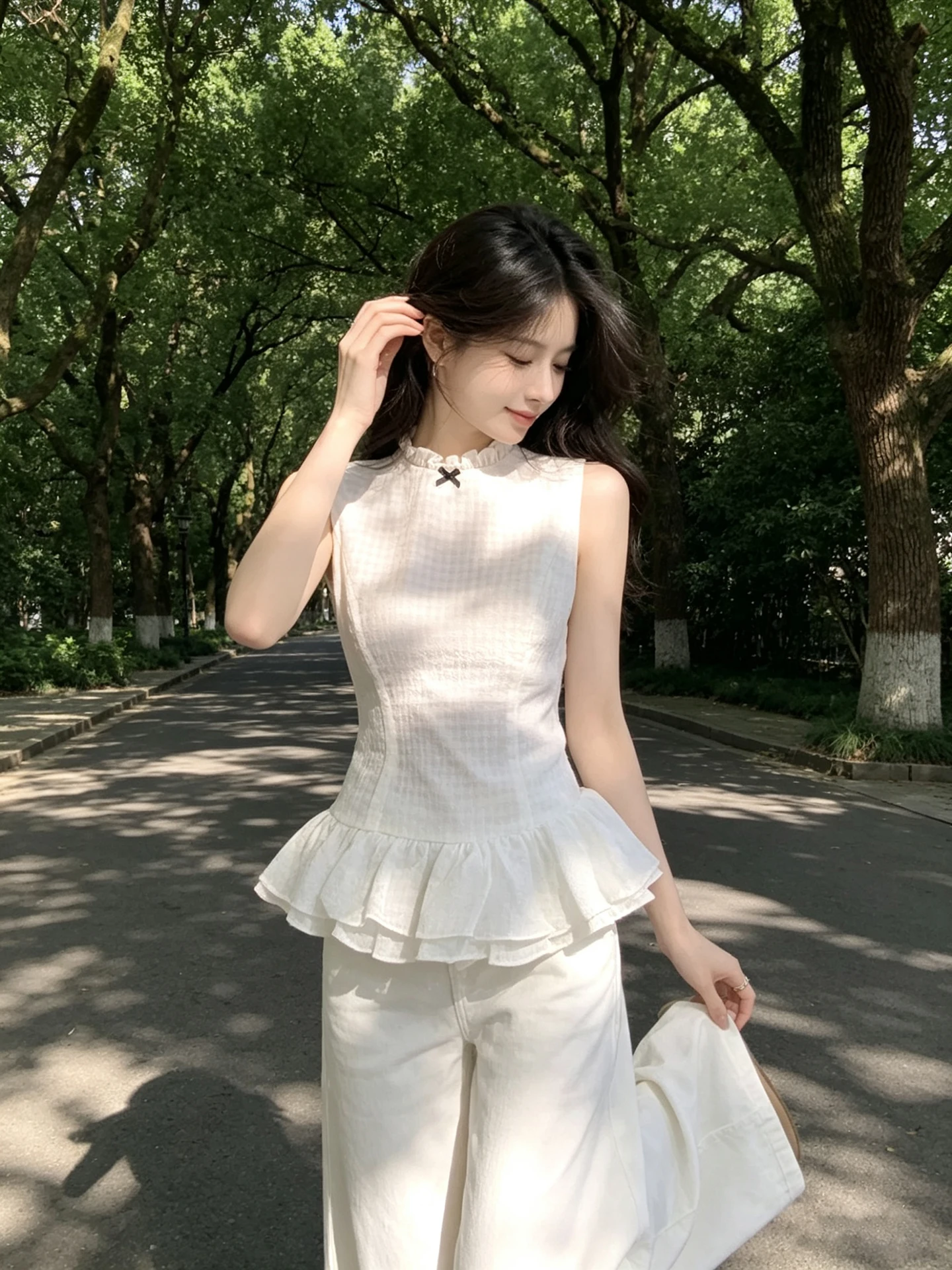 Elegant White Sleeveless Vest Women's Summer Slimming Design Floral T-Shirt Waist-Cinching Checkered Top Korean Style
Elegant White Sleeveless Vest Women's Summer Slimming Design Floral T-Shirt Waist-Cinching Checkered Top Korean Style