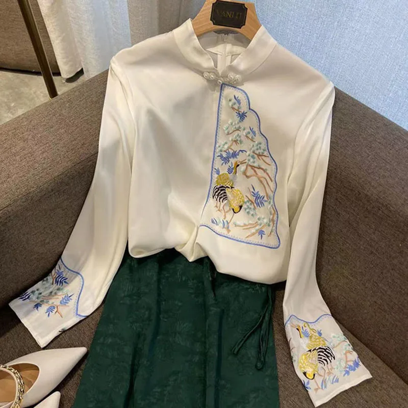 Cloud Crane Collar Buckle Shirt Spring Autumn New Women's Embroidered Trumpet Sleeves Imitation Fashion Temperament Shirt Top
Cloud Crane Collar Buckle Shirt Spring Autumn New Women's Embroidered Trumpet Sleeves Imitation Fashion Temperament Shirt Top