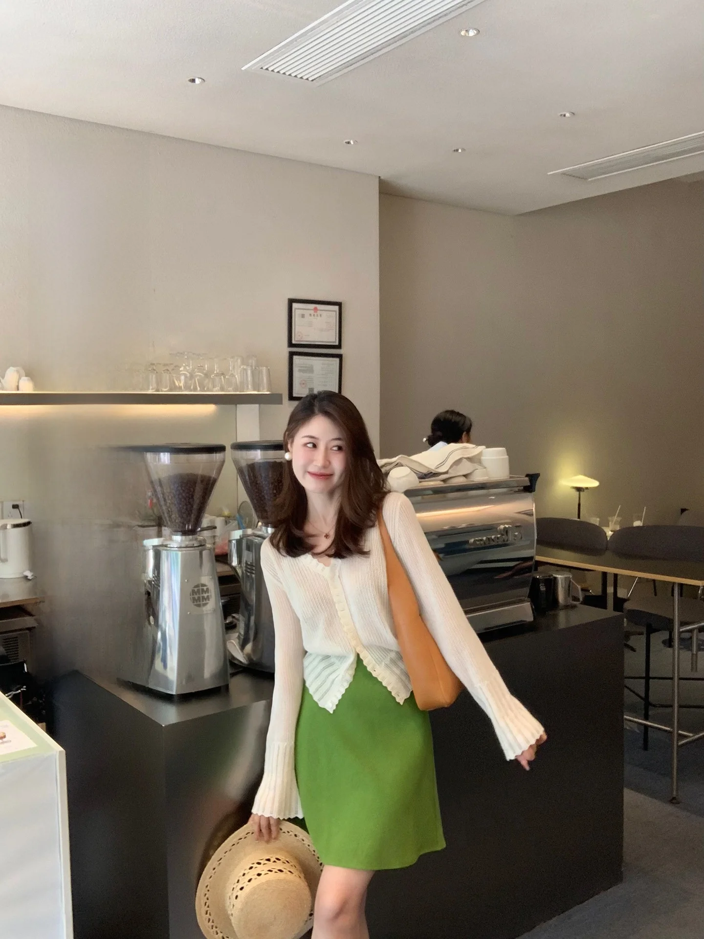 Белый ажурный кардиган с защитой от солнца, женская нежная тонкая вязаная верхняя одежда в стиле Ele
Белый ажурный кардиган с защитой от солнца, женская нежная тонкая вязаная верхняя одежда в стиле Ele