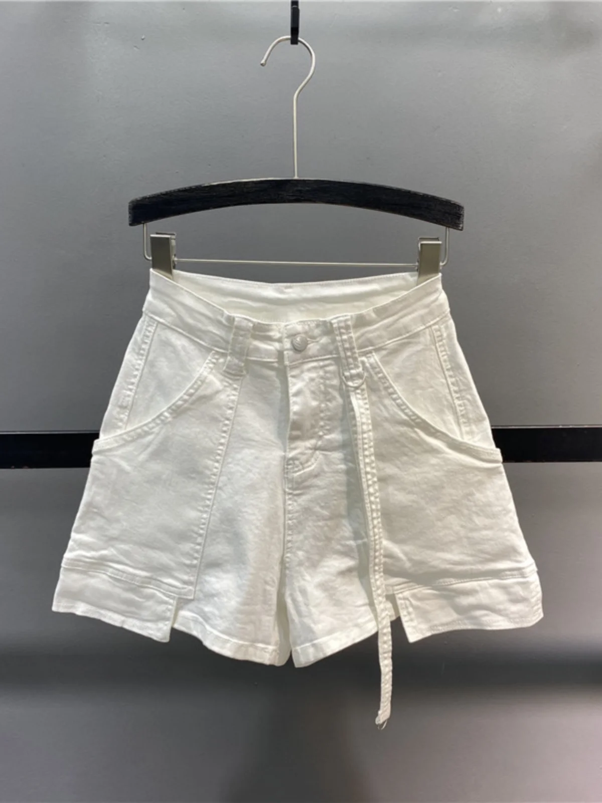 High Waist Denim Shorts Women's Summer New Style White Casual Slim A-Line Wide Leg Hot Pants Cotton Stretch Denim Fabric
High Waist Denim Shorts Women's Summer New Style White Casual Slim A-Line Wide Leg Hot Pants Cotton Stretch Denim Fabric