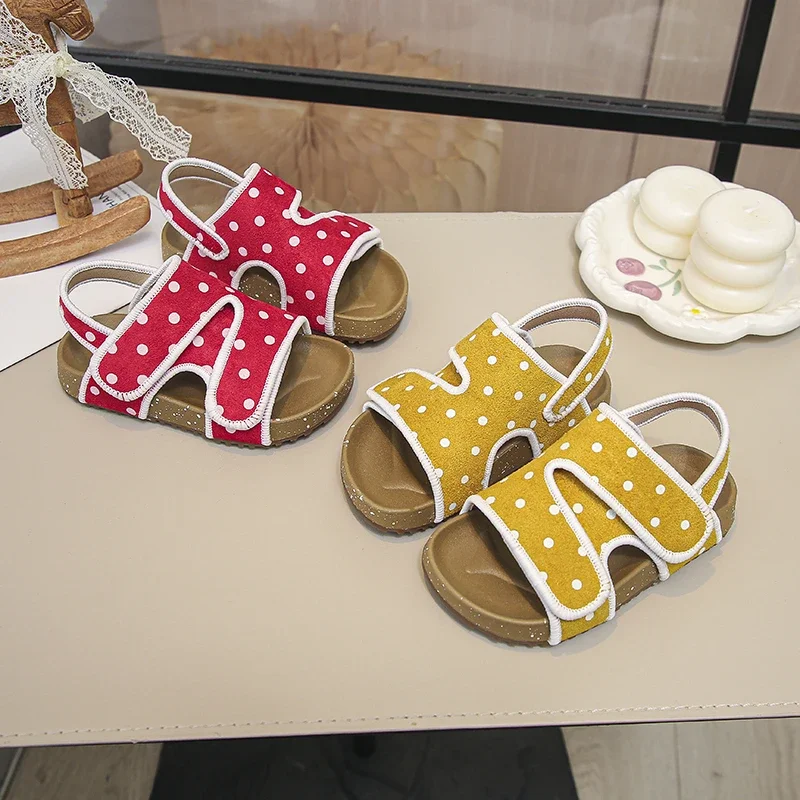 2026 New Summer Toddler Girls Polka Dot Leather Sandals Chunky Non-slip Trendy Beach Shoes Outdoor Daily Wear
2026 New Summer Toddler Girls Polka Dot Leather Sandals Chunky Non-slip Trendy Beach Shoes Outdoor Daily Wear