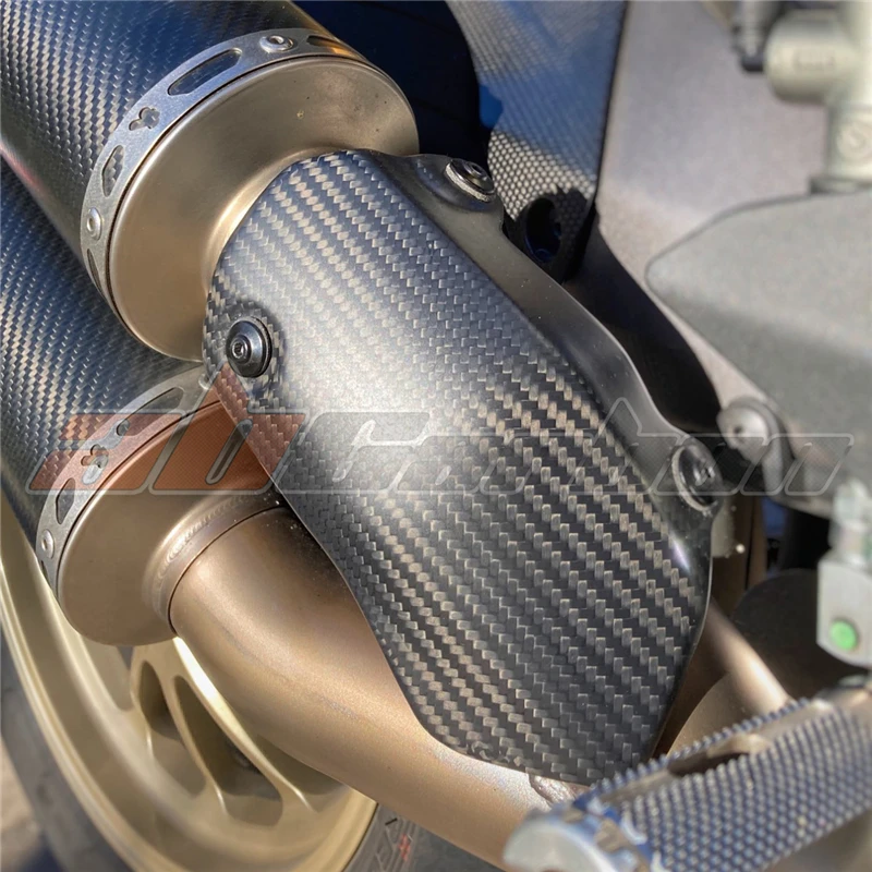 Exhaust Pipe Heat Shield Cover Guard Fairing For Ducati Monster 821 1200 Full Carbon Fiber 100%
Exhaust Pipe Heat Shield Cover Guard Fairing For Ducati Monster 821 1200 Full Carbon Fiber 100%