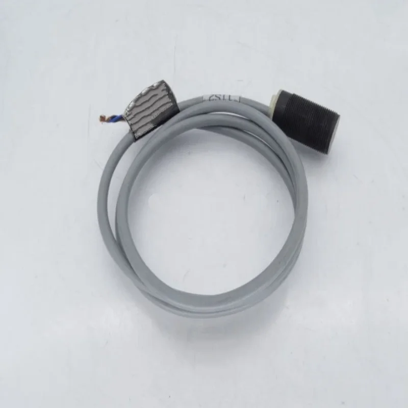 Совершенно новый оригинальный предохранительный выключатель BNS120-11Z BNS180-11Z
Совершенно новый оригинальный предохранительный выключатель BNS120-11Z BNS180-11Z