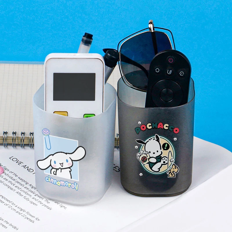 Kawaii Sanrio Cinnamoroll Pen Container Cartoon Pochacco Cute Desktop Transparent Stationery Cosmetic Brush Storage Box Toys
Kawaii Sanrio Cinnamoroll Pen Container Cartoon Pochacco Cute Desktop Transparent Stationery Cosmetic Brush Storage Box Toys