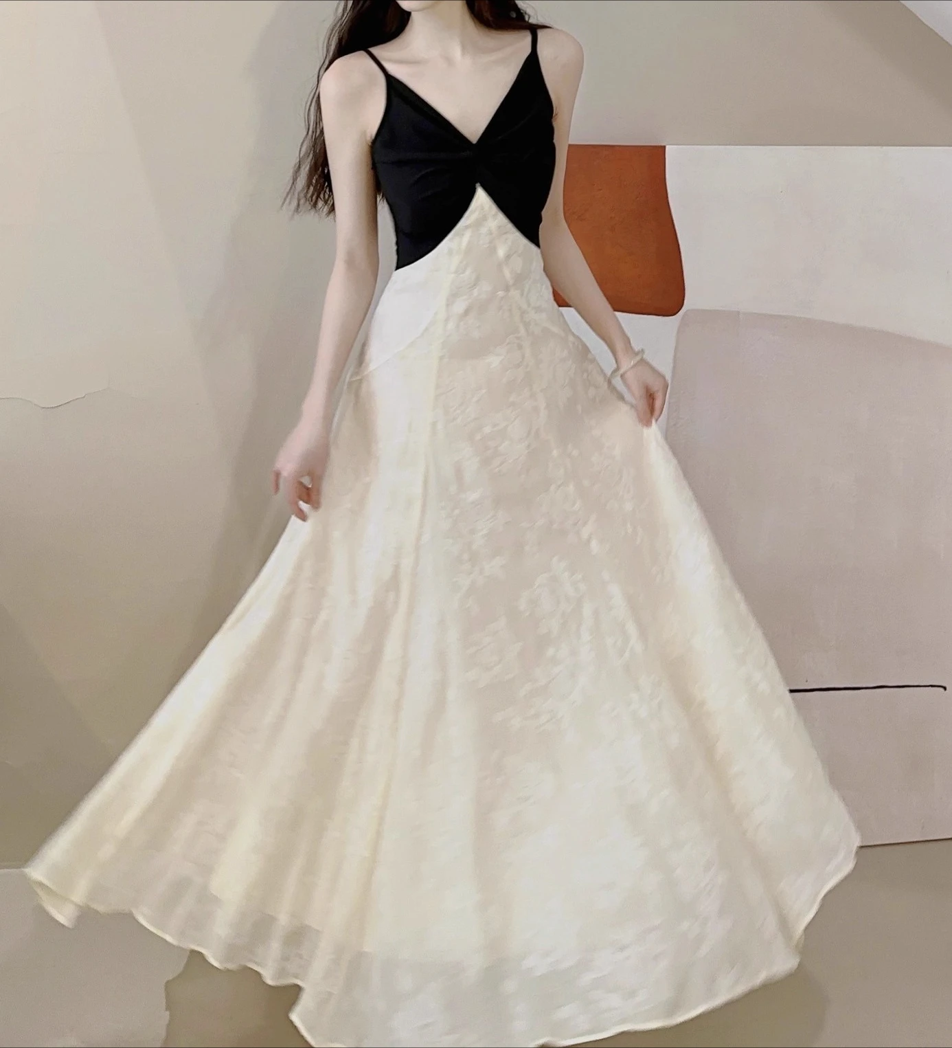 Apricot Jacquard Flora Dress Women V-neck Patch Sleeveless Elegant Vestidos Bodycon High Waisted Strapped Cloth Lady
Apricot Jacquard Flora Dress Women V-neck Patch Sleeveless Elegant Vestidos Bodycon High Waisted Strapped Cloth Lady