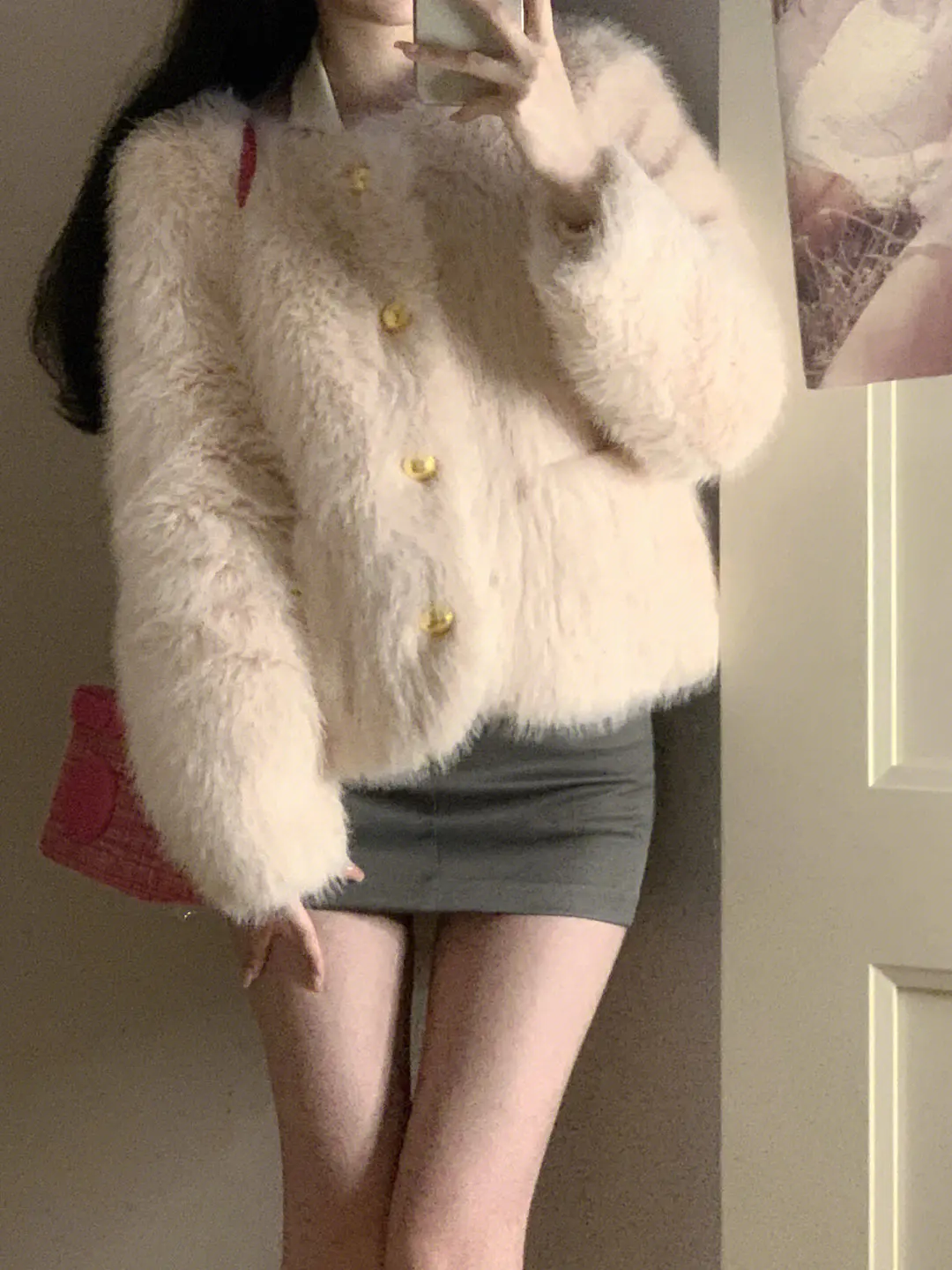 Корейская короткая шуба из искусственного меха для женщин, теплая зимняя куртка с длинными рукавами, верхняя одежда для повседневной носки
Корейская короткая шуба из искусственного меха для женщин, теплая зимняя куртка с длинными рукавами, верхняя одежда для повседневной носки