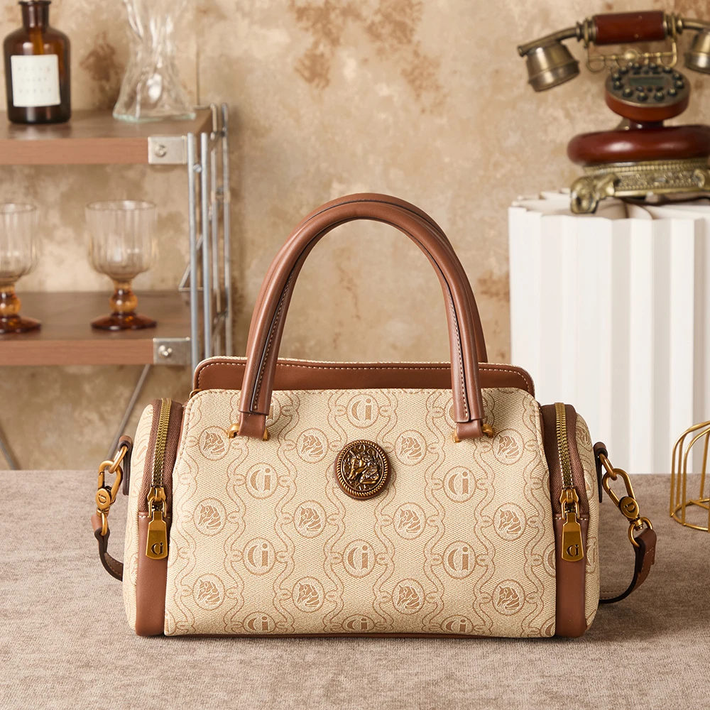 Women's handbag 2026 season new pillow bag temperament commuting senior designer handbag crossbody bag fashion shoulder bag
Women's handbag 2026 season new pillow bag temperament commuting senior designer handbag crossbody bag fashion shoulder bag