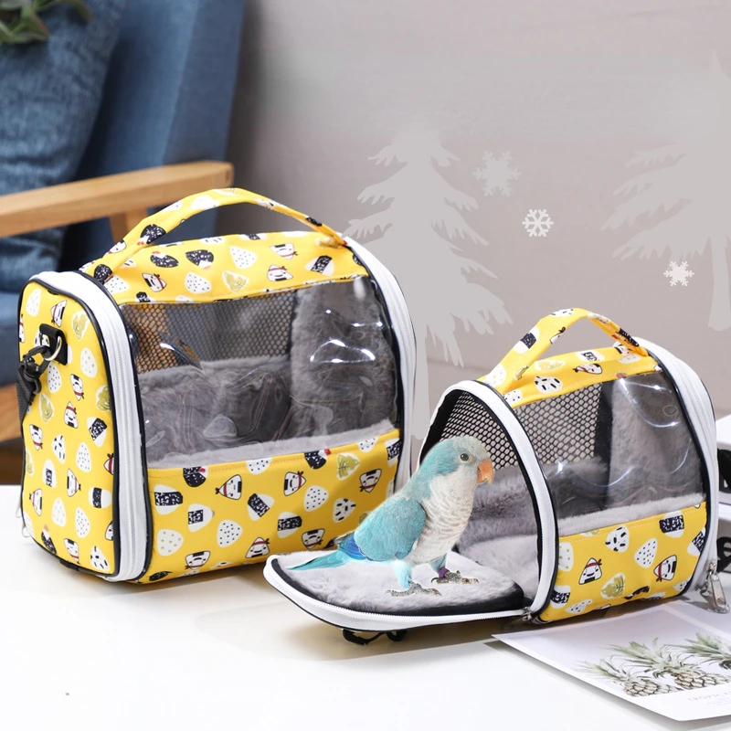 Keep warm and add cotton for travel. Take the parrot out of the cage and pack it. Take the parrot out of the cage and pack it
Keep warm and add cotton for travel. Take the parrot out of the cage and pack it. Take the parrot out of the cage and pack it