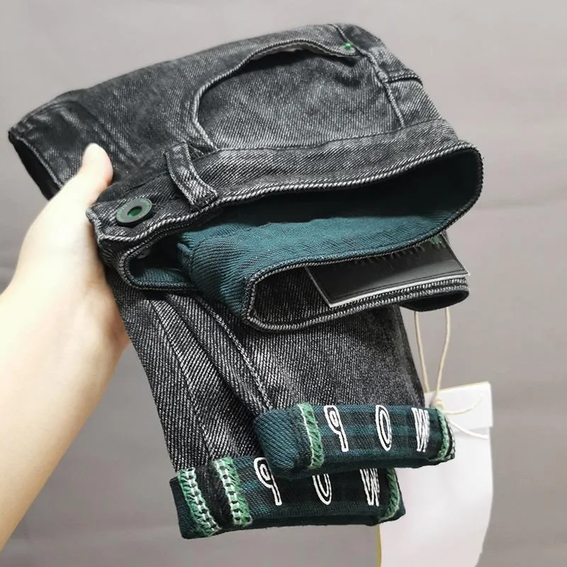 Мужские джинсы приталенного кроя, повседневные длинные брюки с буквенным принтом, осень-зима, модные хлопковые эластичные джинсовые брюки
Мужские джинсы приталенного кроя, повседневные длинные брюки с буквенным принтом, осень-зима, модные хлопковые эластичные джинсовые брюки