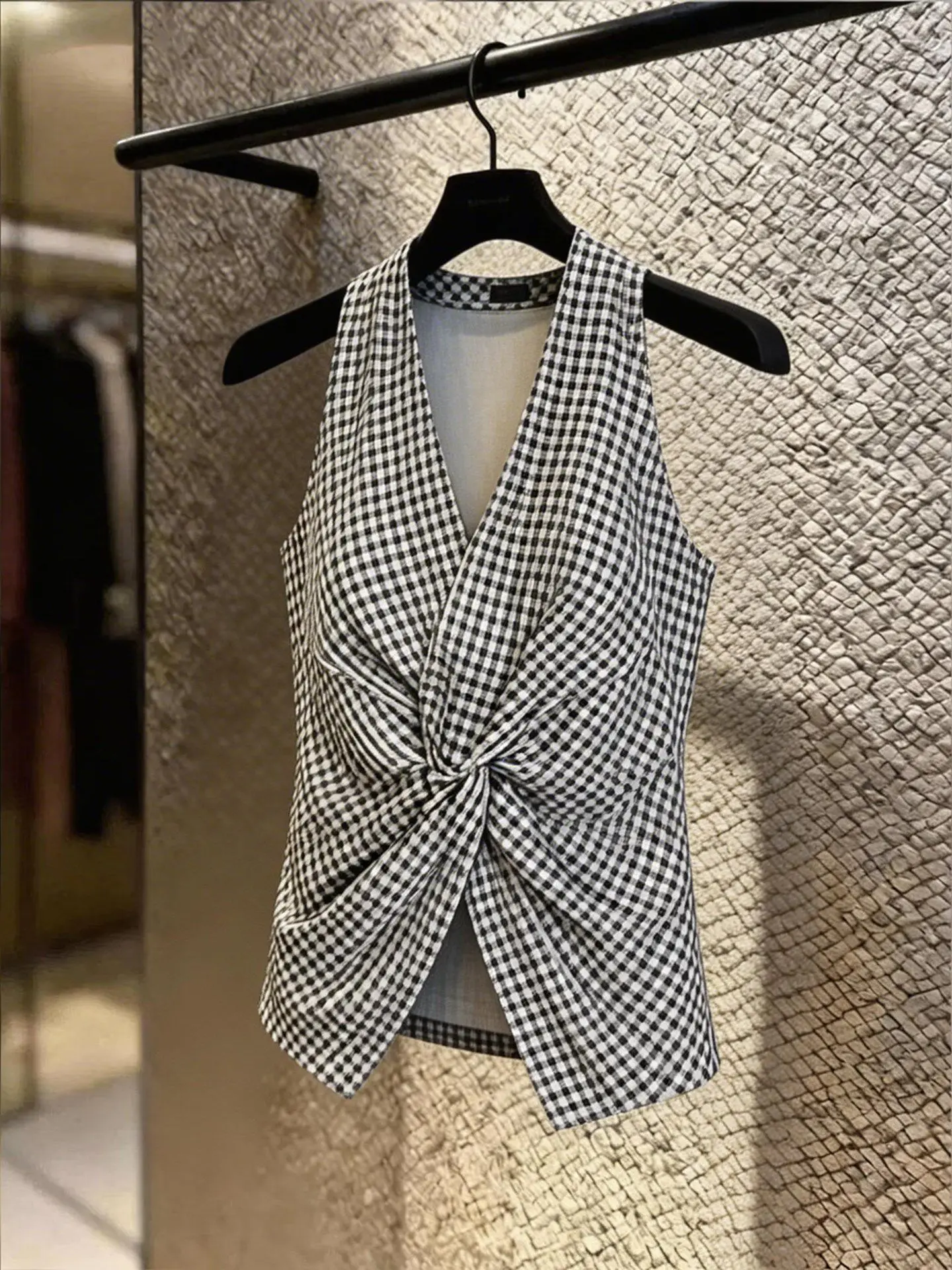 Chic Plaid Sleeveless Vest Women's Commute Knot Design Versatile Summer Fashion Korean Style Straight Cut plus Size
Chic Plaid Sleeveless Vest Women's Commute Knot Design Versatile Summer Fashion Korean Style Straight Cut plus Size