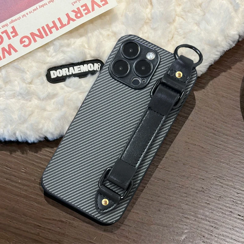 Wrist Strap Holder Stand Business kevlar Phone Case For Vivo y78 y77 y76 y70 y36i y50 Carbon fiber Textured Plain protection
Wrist Strap Holder Stand Business kevlar Phone Case For Vivo y78 y77 y76 y70 y36i y50 Carbon fiber Textured Plain protection